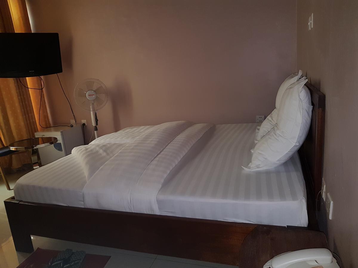 Hotel La Benediction Goma Ngoại thất bức ảnh