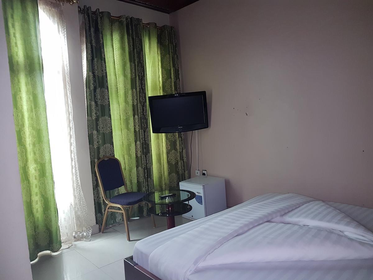 Hotel La Benediction Goma Ngoại thất bức ảnh